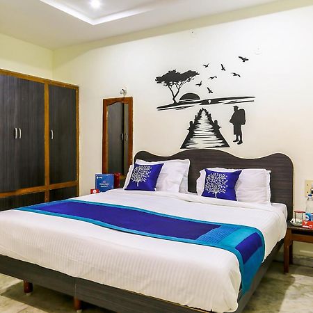 Collection O Poojith Residency Hotel Tirupati Bagian luar foto