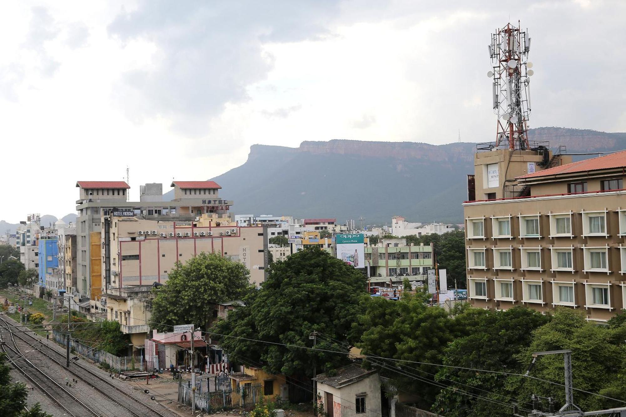 Collection O Poojith Residency Hotel Tirupati Bagian luar foto